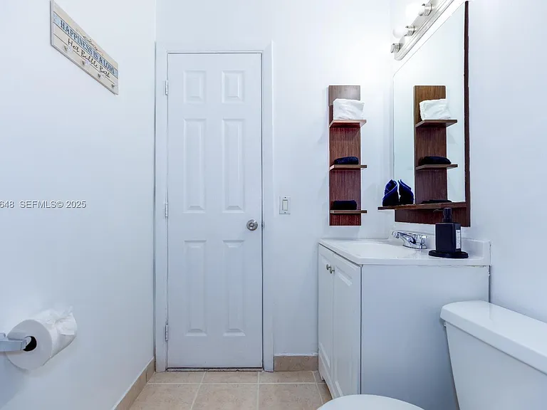 828 SW 2nd St #2 — Photo 3