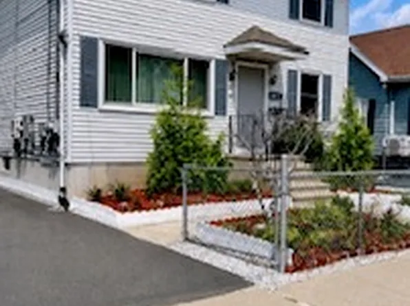 24-26 Acorn St, New Britain, CT 06051