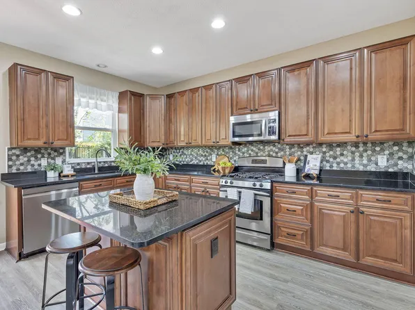 166 Longleaf St, Pickerington, OH 43147