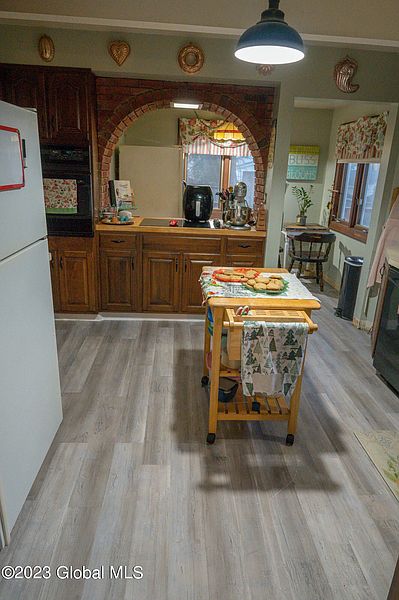 3rd image of 8 Maple Ave Avenue