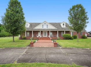 450 W Tucker Rd, Mayfield, KY 42066
