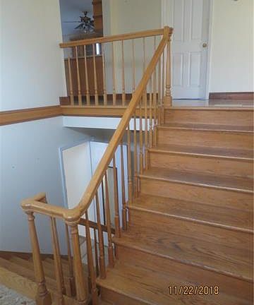 4th image of 12 Lindbergh Ln