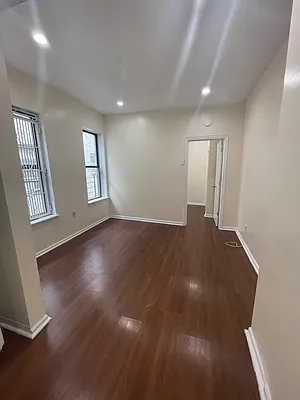 Rented by NYC LUXURY APT RENTALS CO LLC | media 13