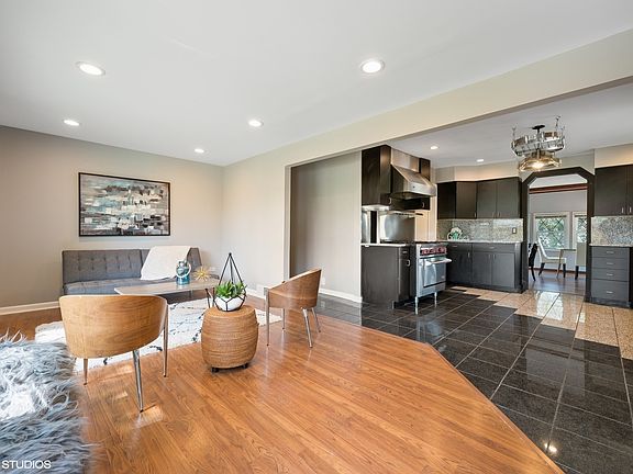 3rd image of 3210 Thornberry Dr