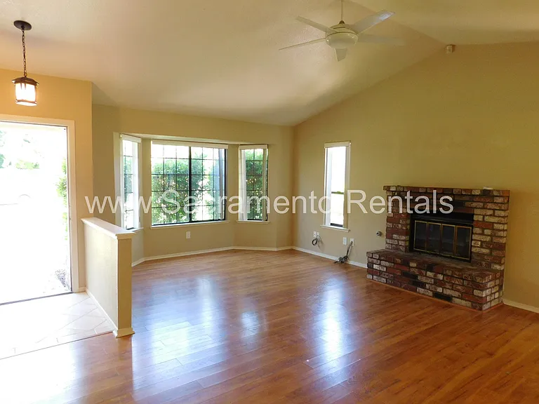 7452 Santa Susana Way — Photo 5