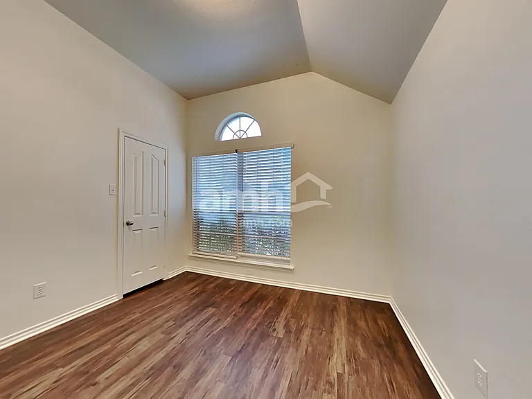 5745 Ozark Dr — Photo 16
