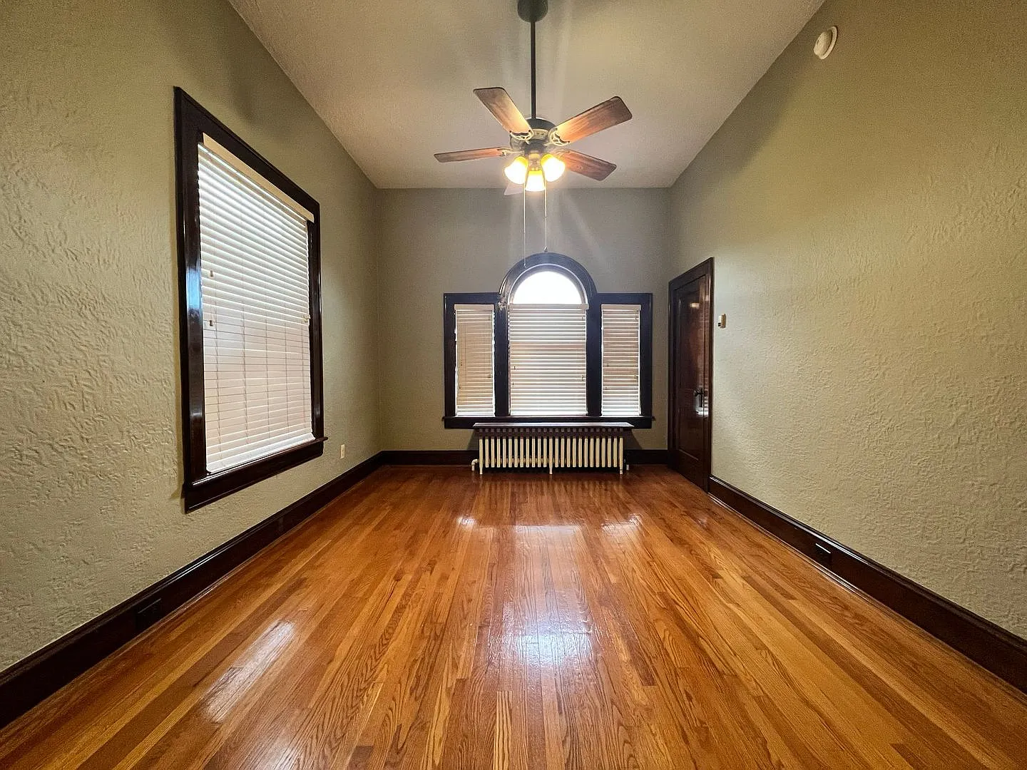302 Mountain Ave — Photo 4