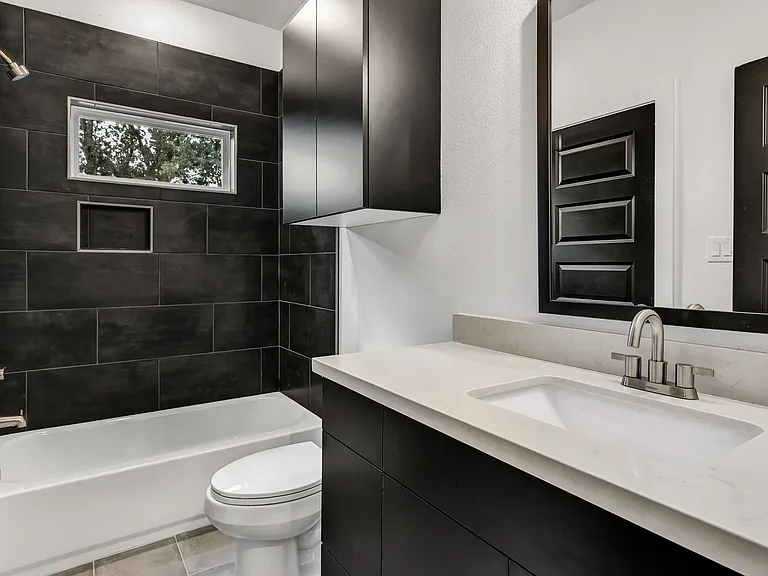 211 Lynn Dr — Photo 20