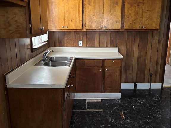 2nd image of 102 Denson