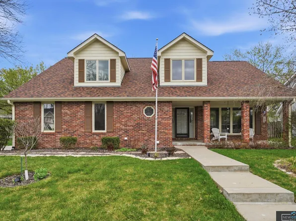 6600 Crooked Creek Dr, Lincoln, NE 68516