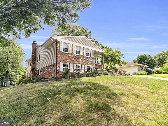 3rd image of 8001 Leyton Pl