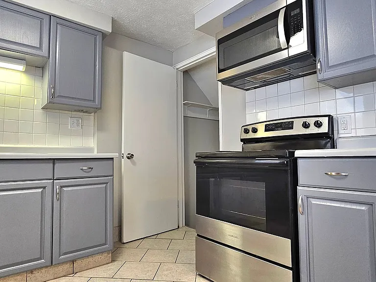 Maples Townhomes — Photo 33