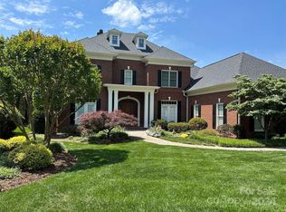 10805 Dobbs Ct, Charlotte, NC 28277