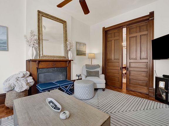 5th image of 2458 N Burling St #1