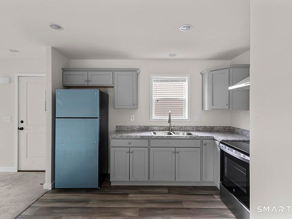 4th image of 55 Sugar Street #67
