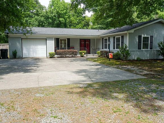 2nd image of 206 White Oak Rd