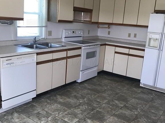 2nd image of 108 Lincoln Ave NE