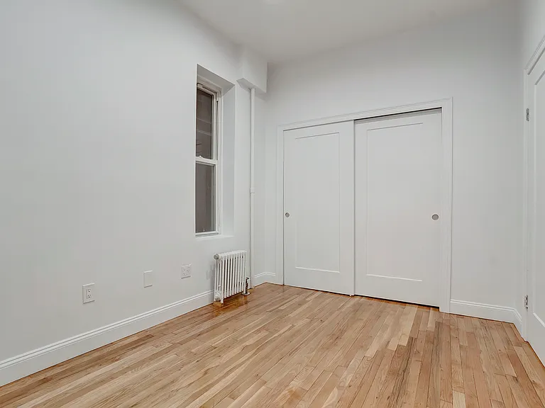 323 W 47th St #2B — Photo 10