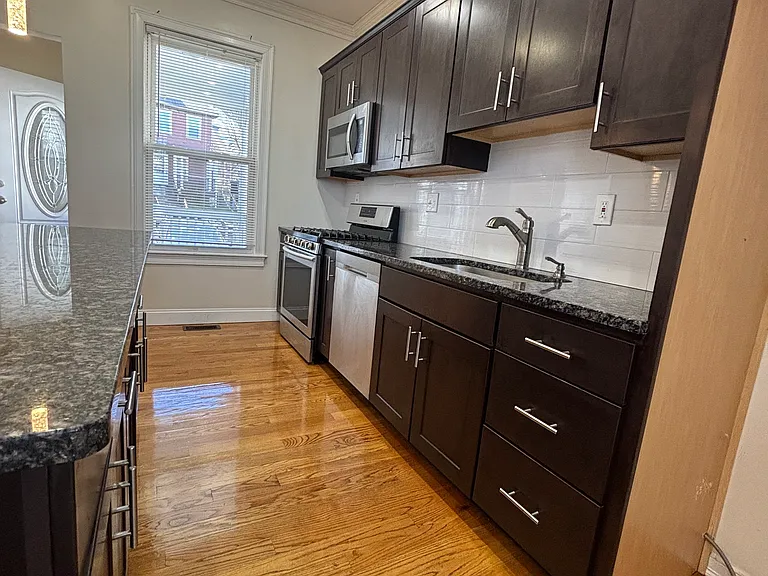 9 Nottingham St #1 — Photo 8