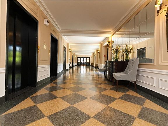 4th image of 33 Gates Cir #3G