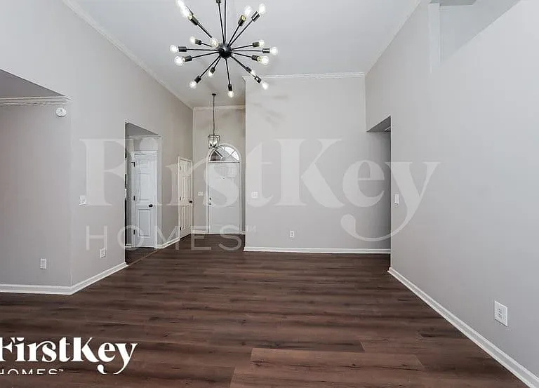 609 Camden Cove Ln — Photo 3