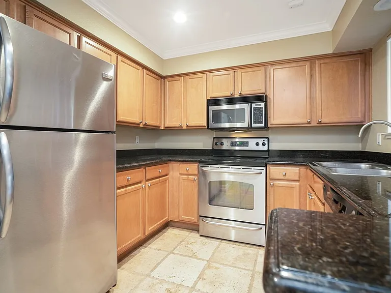 330 Eastridge Dr — Photo 14