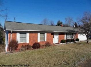 905 Cottonwood St, Morgantown, WV 26505