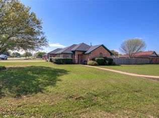 518 Apple St, Joshua, TX 76058