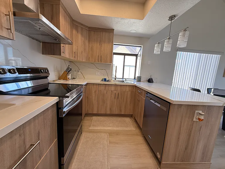 4639 Executive Dr — Photo 22