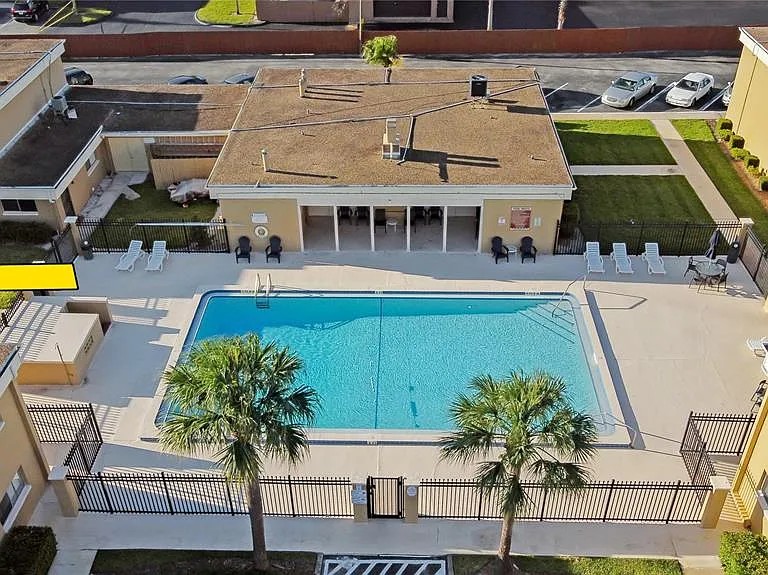 1000 Lake Of The Woods Blvd #C103 — Photo 4