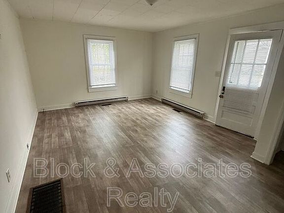 3rd image of 316 N Elm St