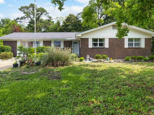 3364 Circle Dr, Gulf Breeze, FL 32563