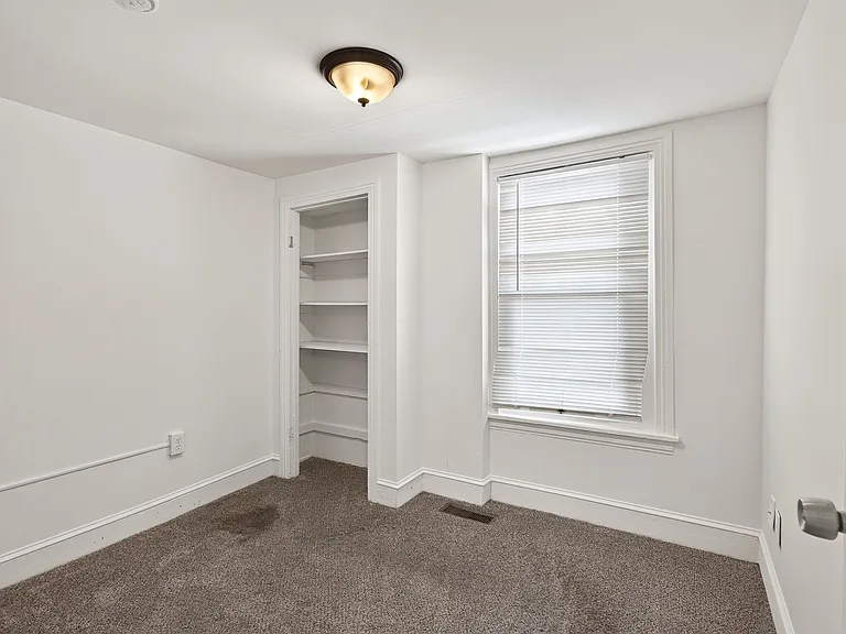 223 N New St — Photo 33