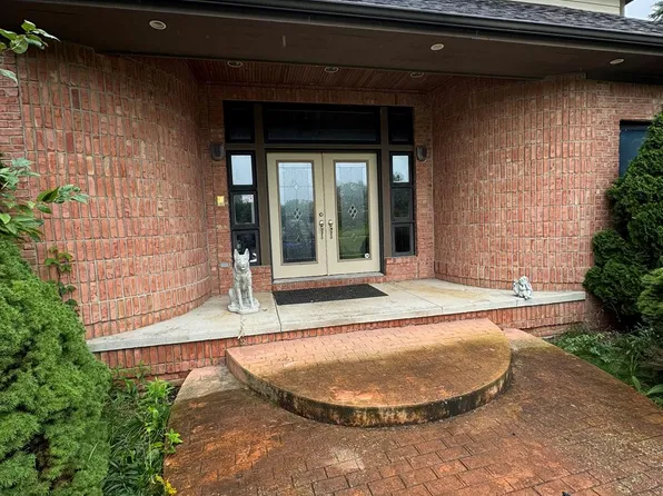 11082 Blaine Rd, Brighton, MI 48114