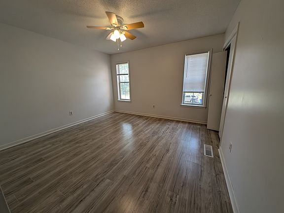 4th image of 116 Edgefield Rd APT 1