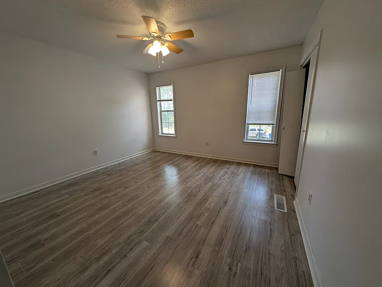 116 Edgefield Rd #1 — Photo 4