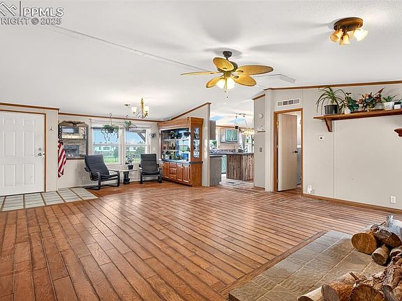 5th image of 17260 Honeydew Ct