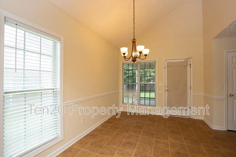 3 bed, 2.0 bath, 1414 sqft, $1,850 — Photo 4