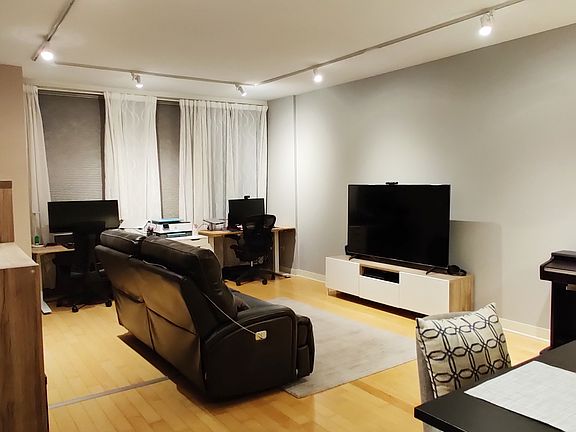 3rd image of 8 E Randolph St Unit 2606
