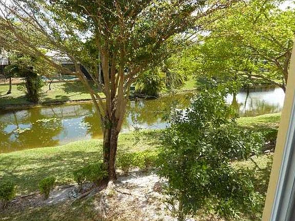 4th image of 11249 Lakeview Dr #20-F