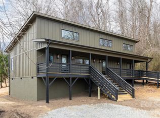 153 Hackleburg Ln, Hendersonville, NC 28792