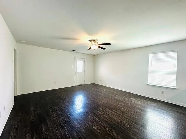 133 Dupont Pass — Photo 6