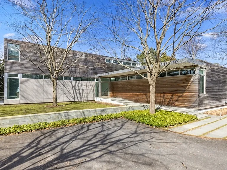 67 Clearview Dr — Photo 1