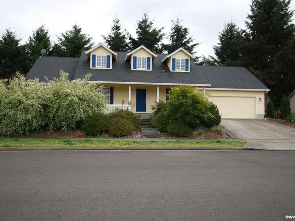 916 Travis Dr, Silverton, OR 97381