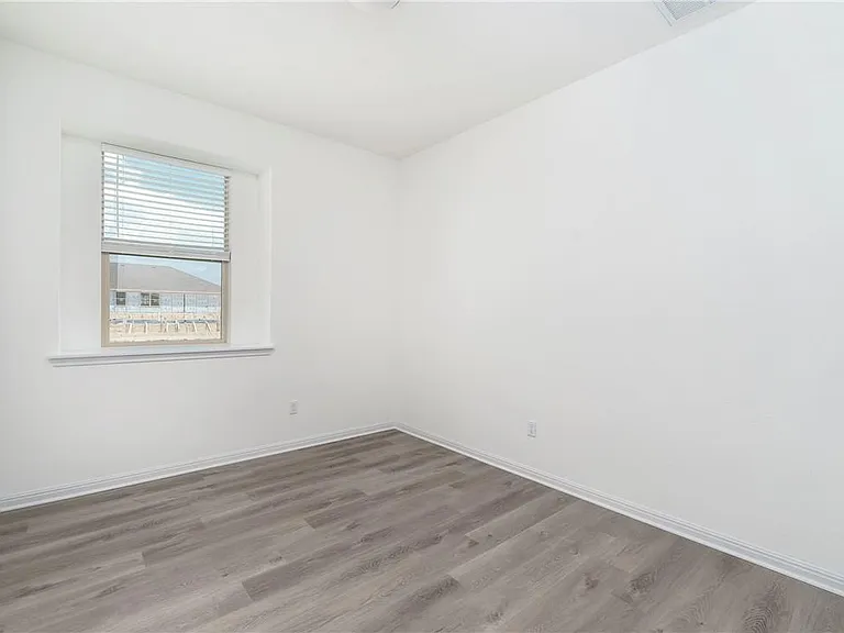220 Tanda Ln — Photo 14