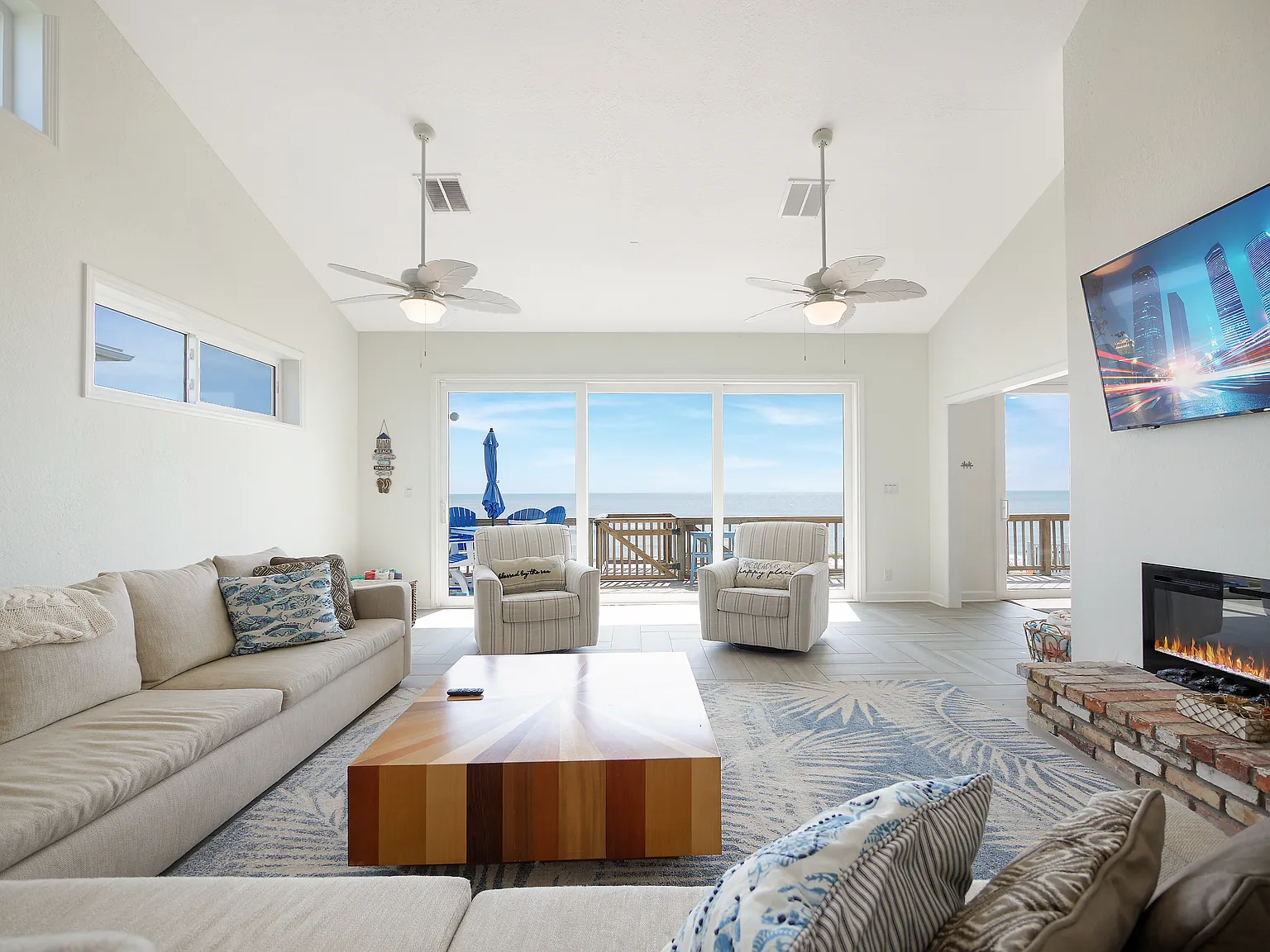 4 bed, 3.5 bath, 3169 sqft, $11,500 — Photo 3