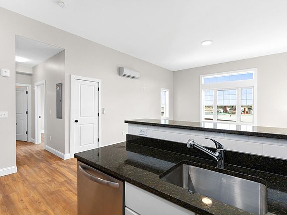 4th image of 21 3rd St #204