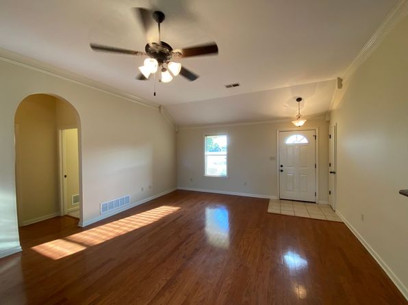 832 Bayou Vista Dr, Marion, AR 72364