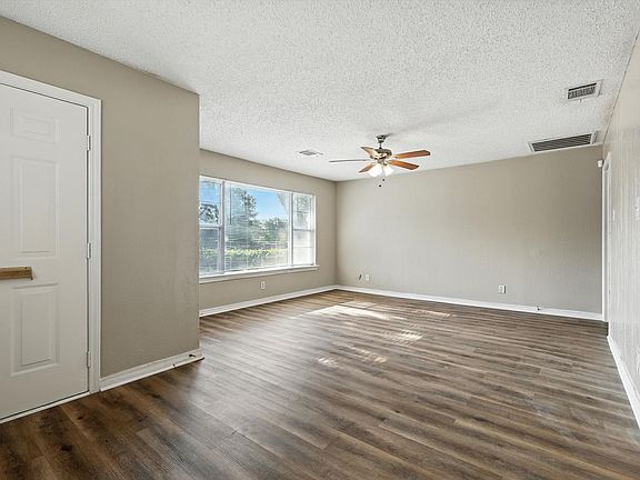 3rd image of 1807 S Vernon Ave