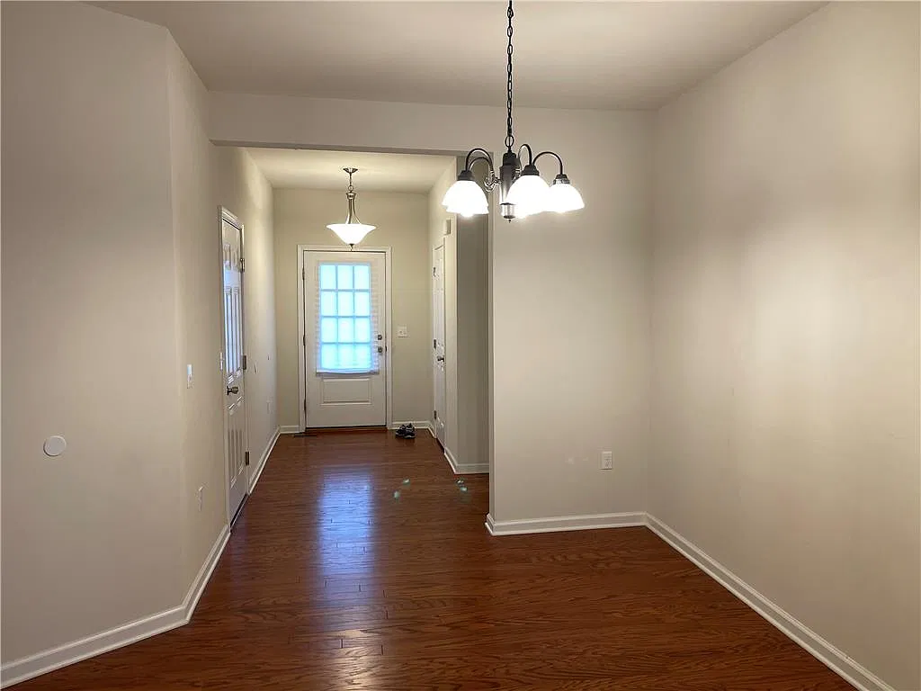 3 bed, 2.5 bath, 1680 sqft, $2,700 — Photo 2